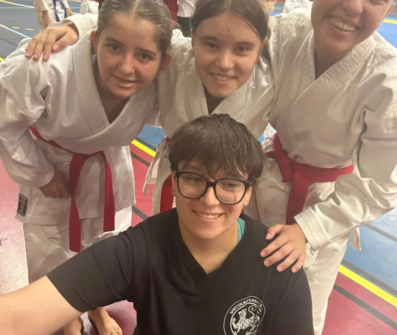 Compétition régionale de kata à Marseille : trois compétitrices du club sur le tatami